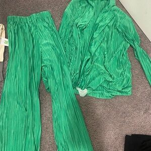 Green Pleated Set